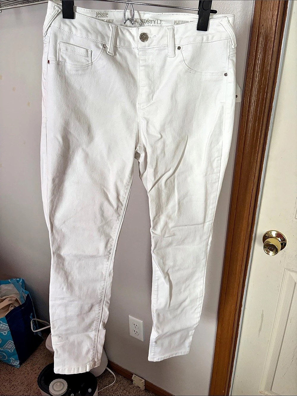 Jessie SoundStyle Brand JEGGING ANKLE Skinny Jeans in White & Pink